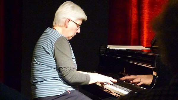  إرين شفايتسر عازفة