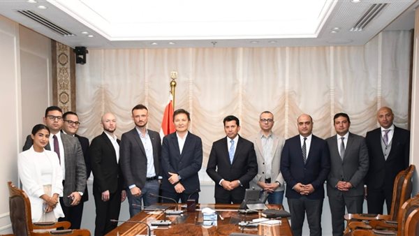  وزير الشباب والرياضة،