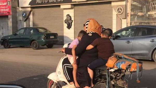 عاملة الدليفري