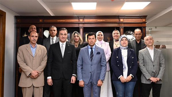 وزير الرياضة يكرم