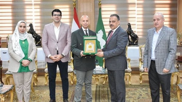 تكريم المحافظ