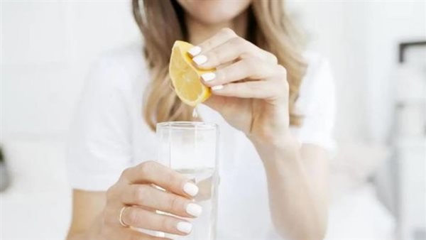 شرب الليمون مع الماء