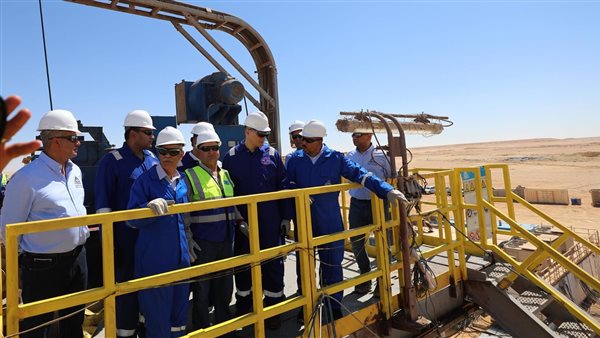 وزير البترول يتفقد