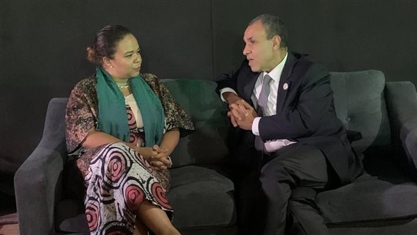 وزير الخارجية ونظيرته