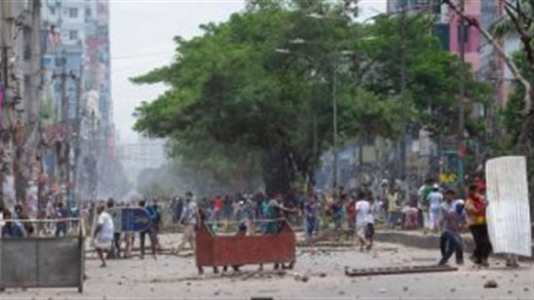 المتظاهرين في دكا