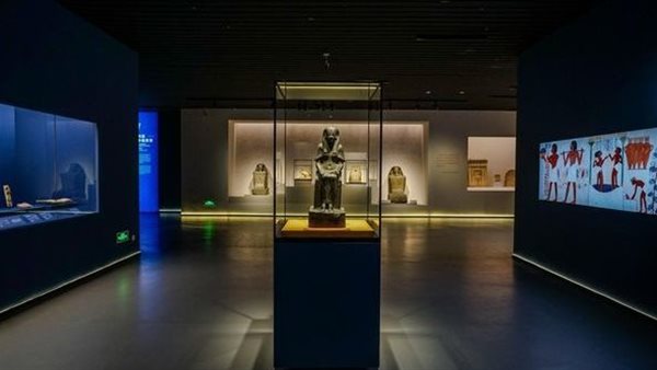 معرض قمة الهرم