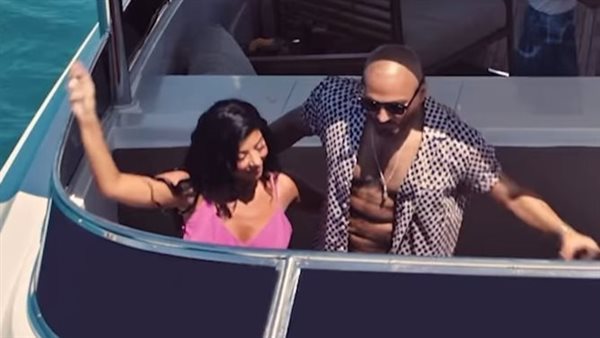 تامر حسني وكارولين