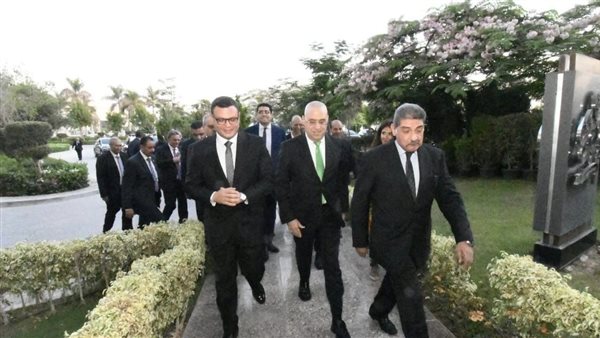 تكريم وزير الإسكان