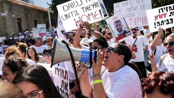 عائلات المحتجزين