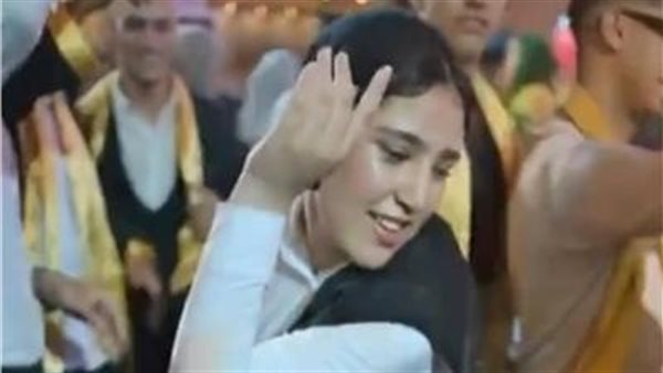 طالبة حفل تخرج الإسماعيلية