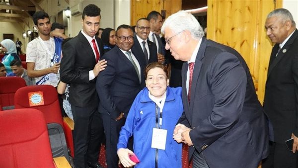 الدكتور أيمن عاشور