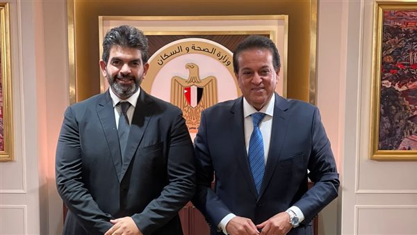 وزير الصحة والإعلامي