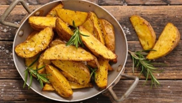 بطاطس ودجز في الفرن