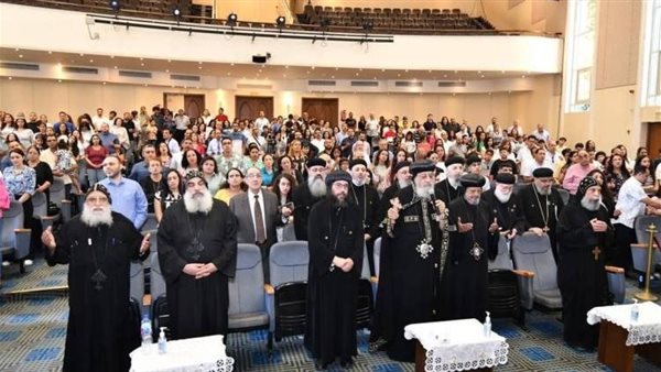 خادمات كنائس دول