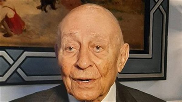  محمد فايق وزير الإعلام