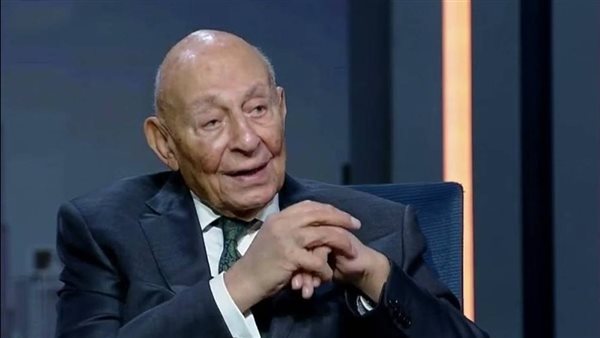  محمد فايق وزير الإعلام