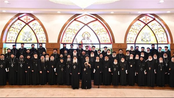 البابا تواضرس والكهنة