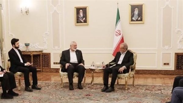 الرئيس الإيراني يستقبل