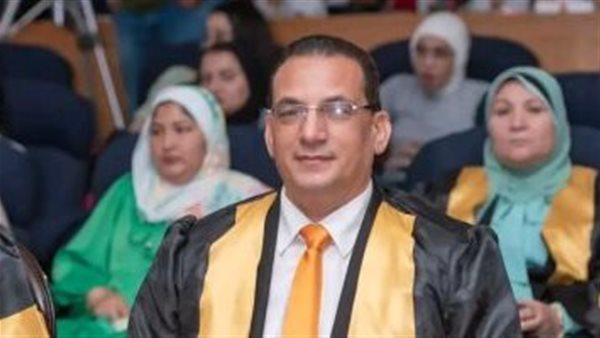  الدكتور عبد العزيز