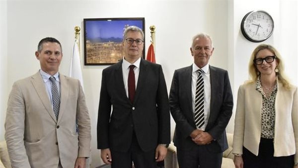 لقاء وزير البترول