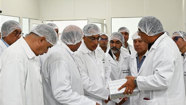 مدبولي ورئيس الشركة