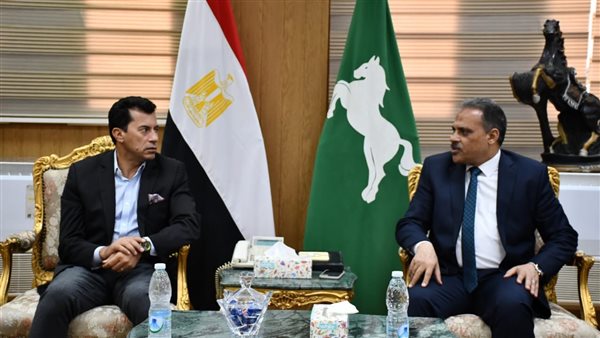 وزير الشباب ومحافظ