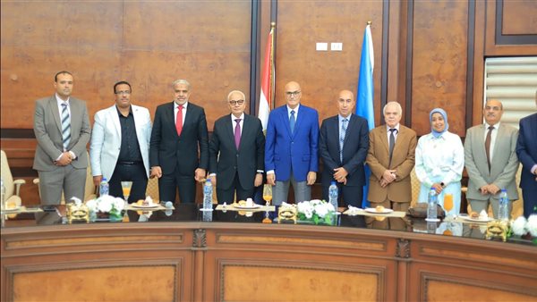 اجتماع وزير التربية