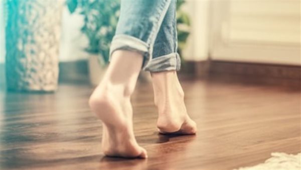 المشي بأقدام حافية