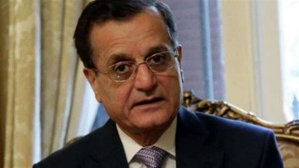 عدنان منصور وزير