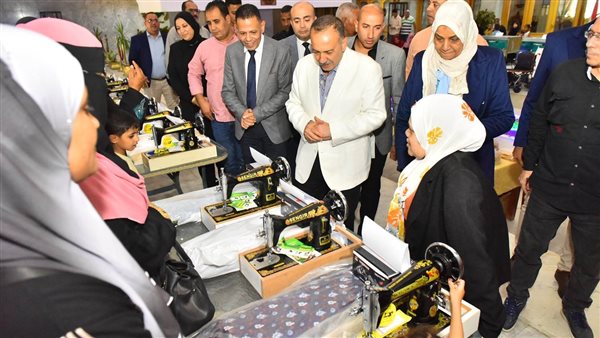 وسط الزغاريد محافظ