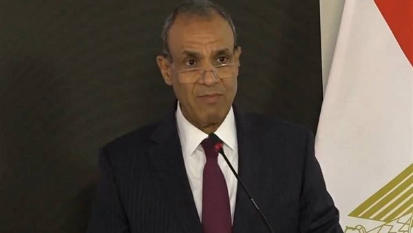 الدكتور بدر عبد العاطي