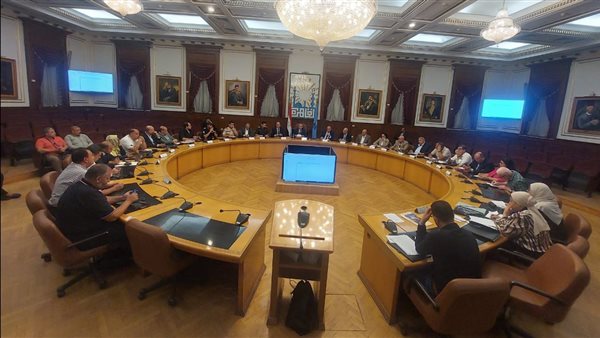 اجتماع المحافظ