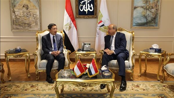 لقاء وزير الطيران