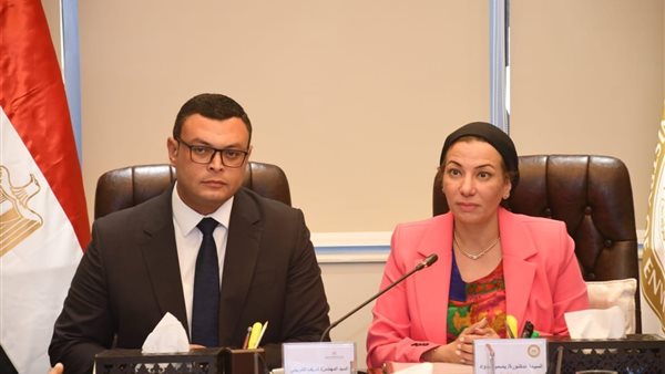 وزير الإسكان ووزيرة