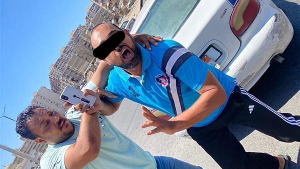   سائق تاكسي يعتدي