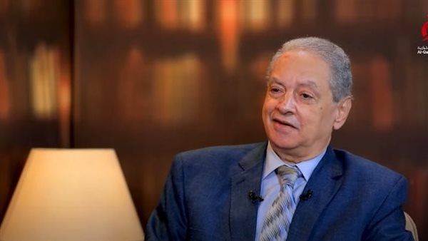 الدكتور إكرام بدر