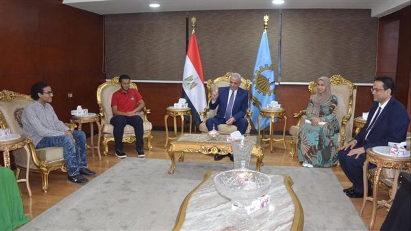 لقاء محافظ الغربية