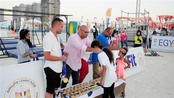 مهرجان العالم علمين