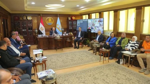 اجتماع محافظ كفر