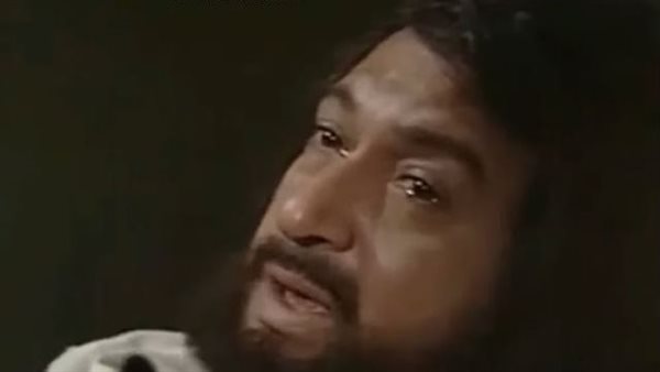 نور الشريف  في مشهد