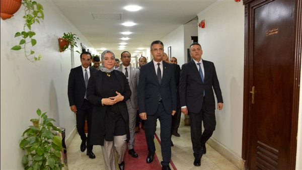 جولة وزير التموين