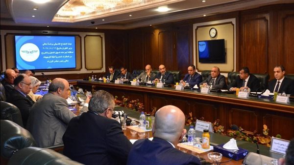 اجتماع وزير الطيران