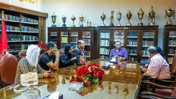 الخطيب يستضيف أسرتي