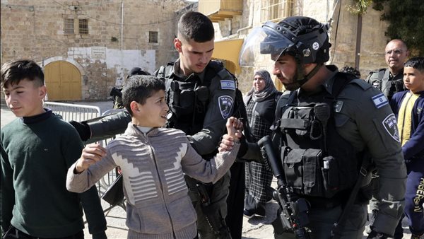 الفلسطينين دروع بشرية