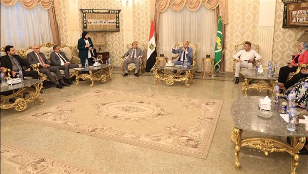 لقاء المحافظ 