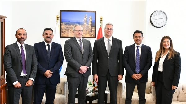 لقاء وزير البترول