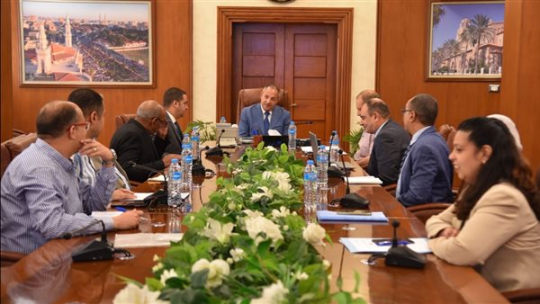 اجتماع المحافظ