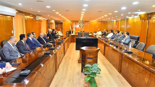 محافظ أسيوط