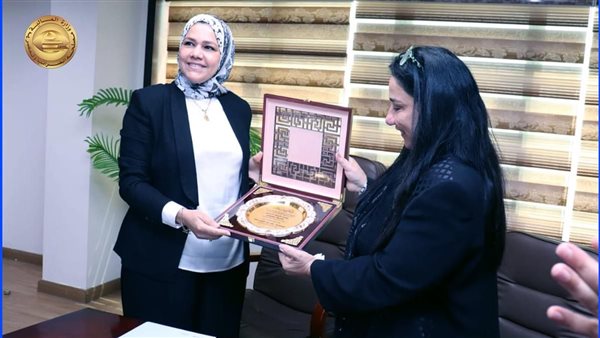 جانب من التوقيع