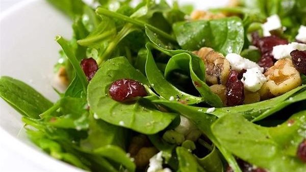 سلطة الجرجير بالرمان